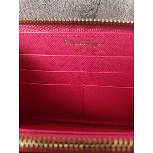 Salvatore Ferragamo Pink Saffiano Leather Vara Bow Zip Continental Wallet - Picture 2 of 11